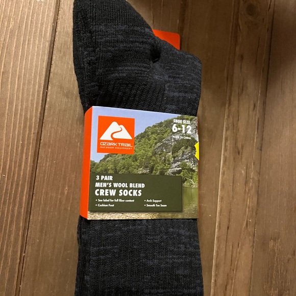 NEW Ozark Trail set of 3 pair Men’s crew wool socks shoe size 6 -12 - Picture 1 of 4